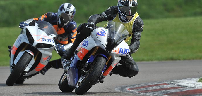 Stage pilotage moto